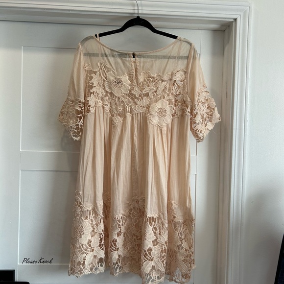 Holding Horses Anthropologie Beige Lace Dress size 12 - Picture 7 of 7